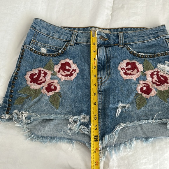 Free People Embroidered Floral Studded Raw Hem Distressed
Denim Mini Skirt - Picture 7 of 8